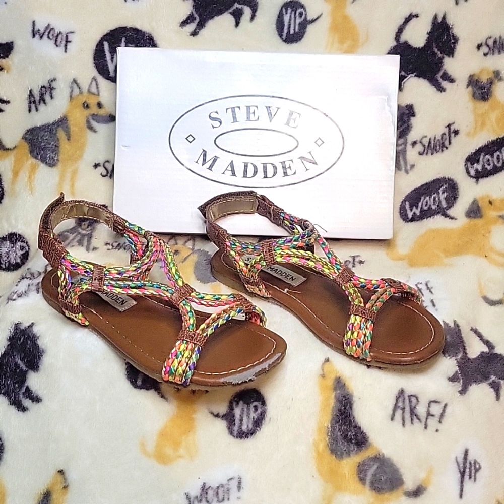 Girls (12) Steve Madden Multi Color Sandals